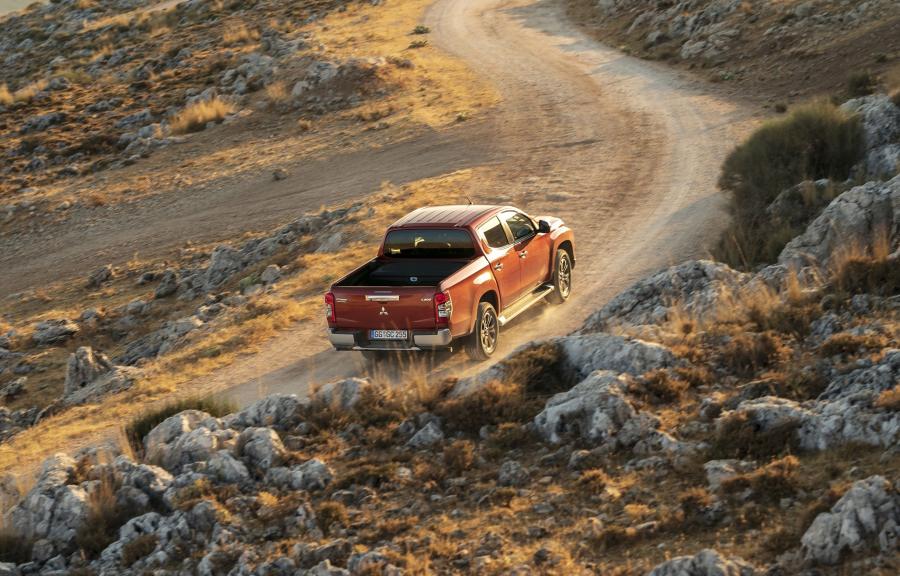  Mitsubishi L200 Double Cab 2019 года  (WW) (фото 23 из 42)